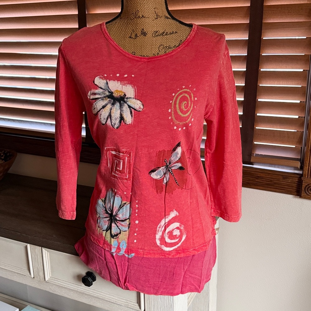 Jess & Jane Tunic Top Floral Artsy 
Made in USA -Size Small